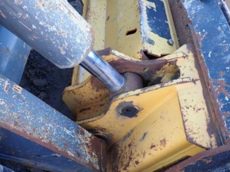 2019-deere-331g-image-47