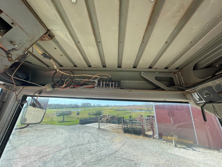 massey-ferguson-2705-image-56