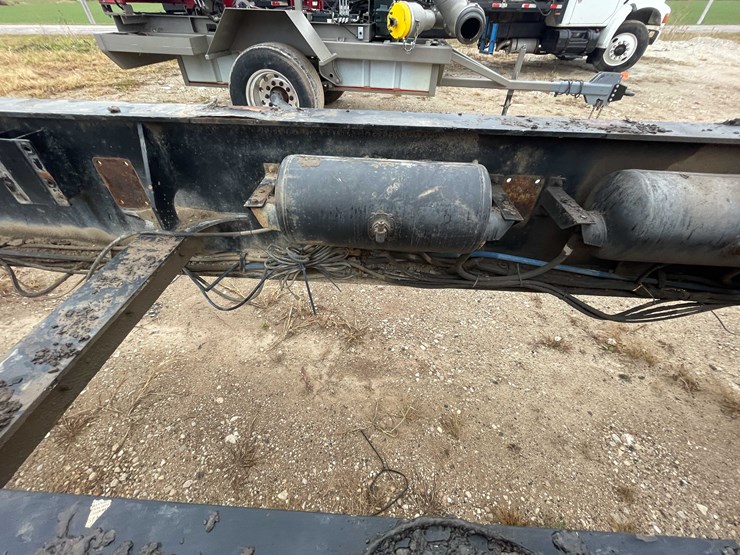 #1320-•-2002-trailer-frame-(has-wi-title)-(new-hostein,-wi)-image-37