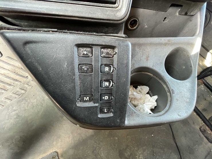 #200-•-2016-international-semi-tractor-(title-in-delay)-(denmark,-wi)-image-67