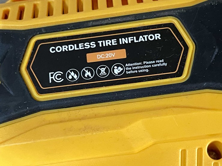 #8676-•-dewalt-compatible-20-volt-air-compressor-for-airing-up-tires,-etc-(pr12)-image-5