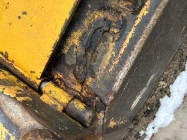 2008-new-holland-tv145-image-31