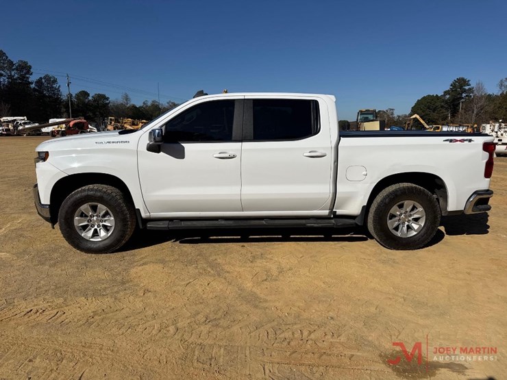 2022-chevrolet-silverado-1500-lt-image-5