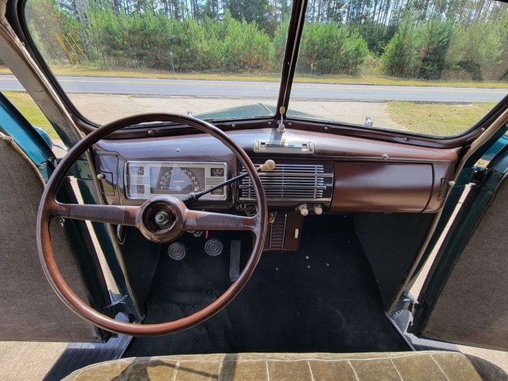 1940-ford-sedan-image-91