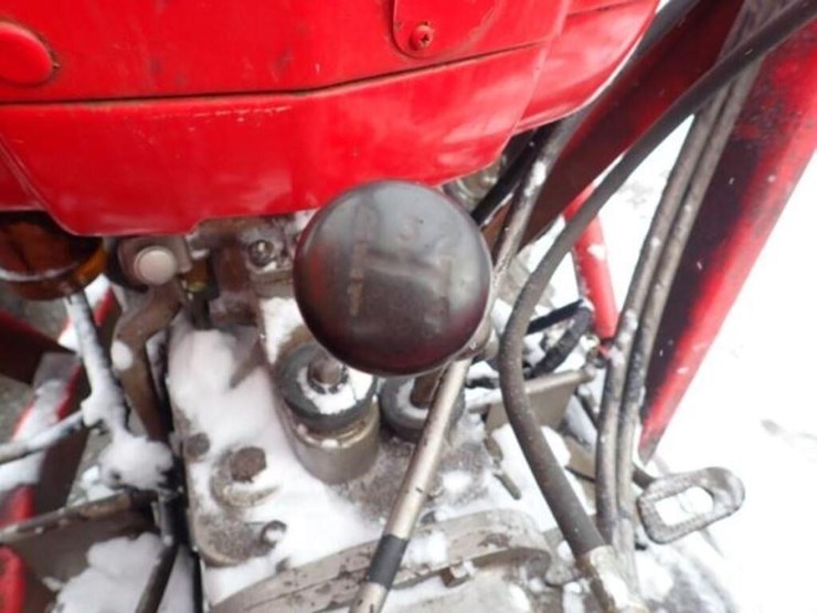 massey-ferguson-135-image-18