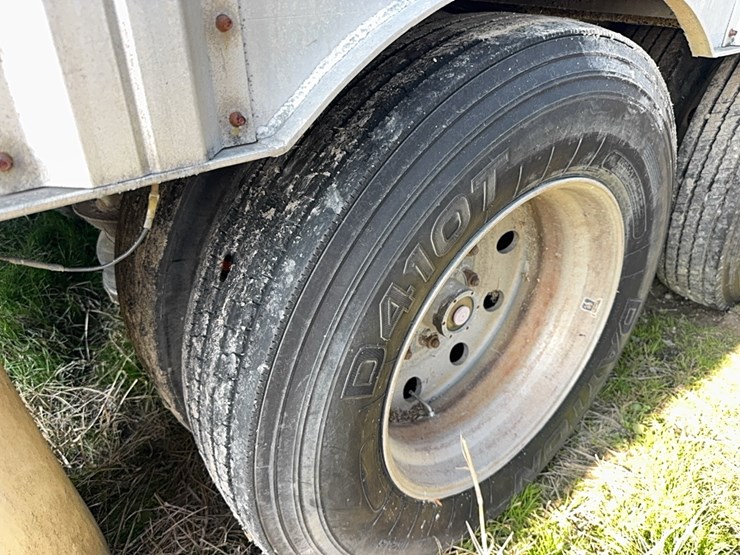 1993-wilson-livestock-trailer-image-17