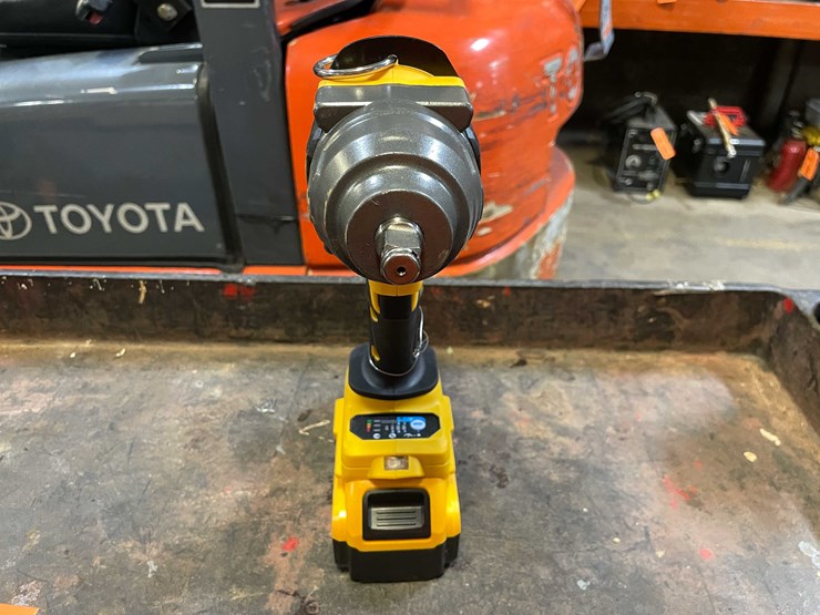 #8678-•-dewalt-compatible-20-volt-cordless-1/2"-impact-and-battery-(pr13)-image-2