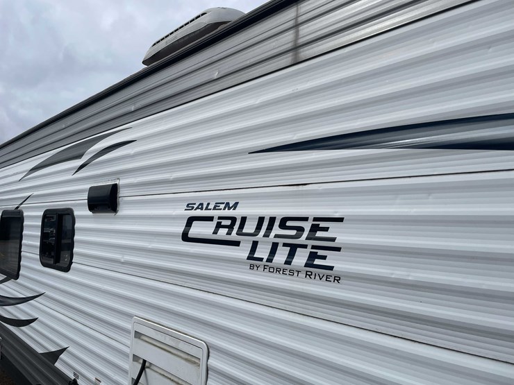 #1404-•-2015-salem-cruise-lite-camper-(no-title)-(of)-image-33