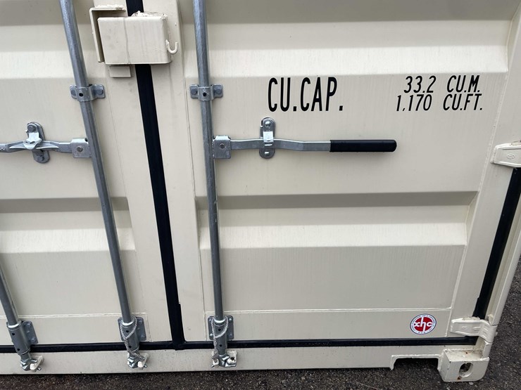 #1400-•-20'-shipping-container-(of)-image-9