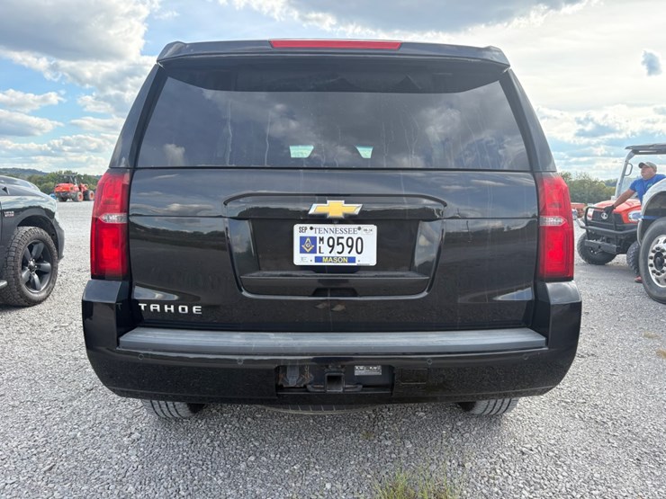 2018-chevrolet-tahoe-lt-image-5