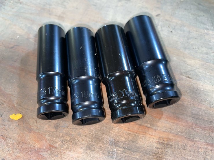 #8687-•-milwaukee-style-18-volt-cordless-1/2"-impact-and-4ah-battery-with-sockets-in-case-(pr13)-image-11