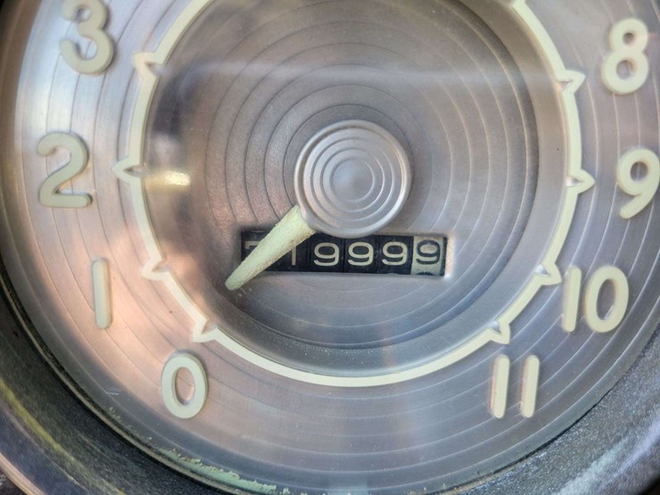 1948-packard-sedan-image-36