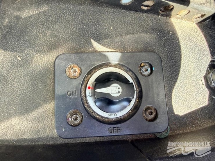 2022-freightliner-m2-box-truck-image-6