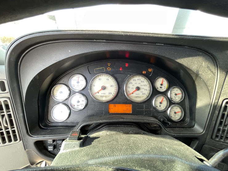 #200-•-2016-international-semi-tractor-(title-in-delay)-(denmark,-wi)-image-64