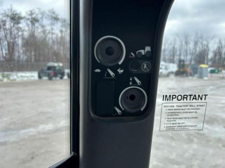 2008-new-holland-tv145-image-16