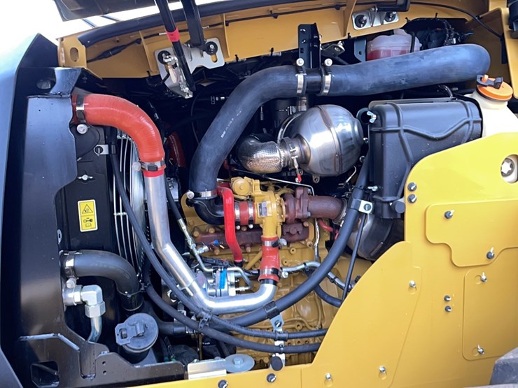 2024-caterpillar-910-image-10