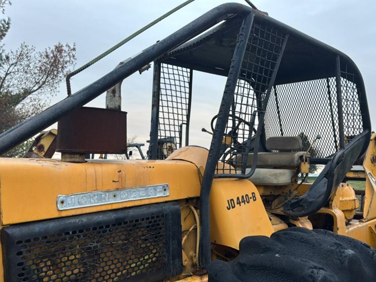 deere-440b-image-40