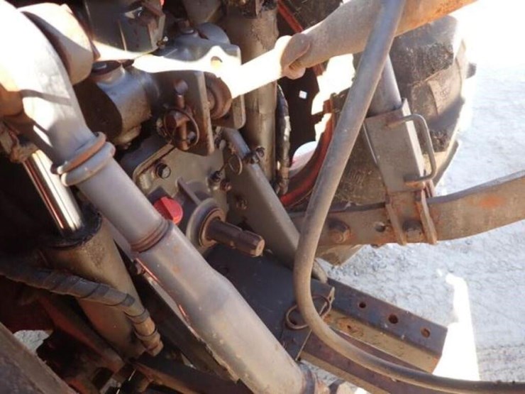 2011-kubota-m7040d-image-43