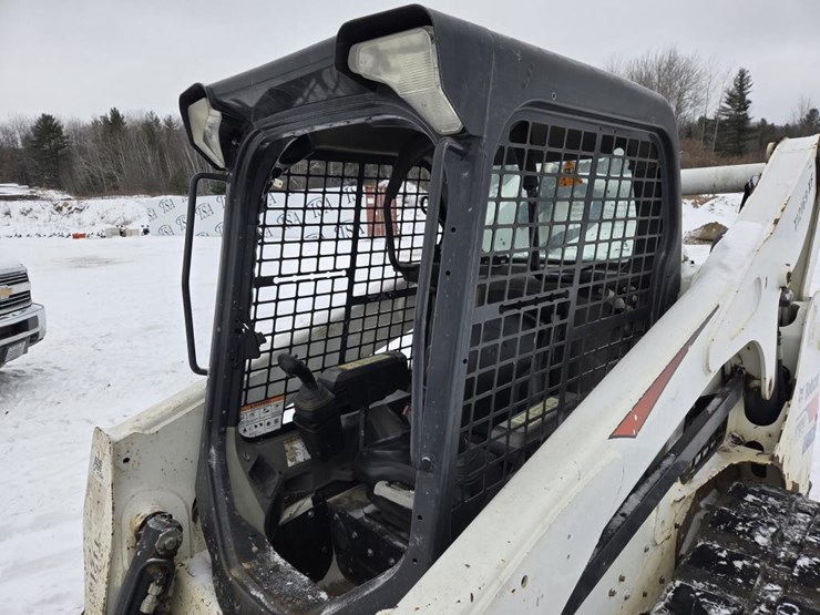 2017-bobcat-t750-image-30
