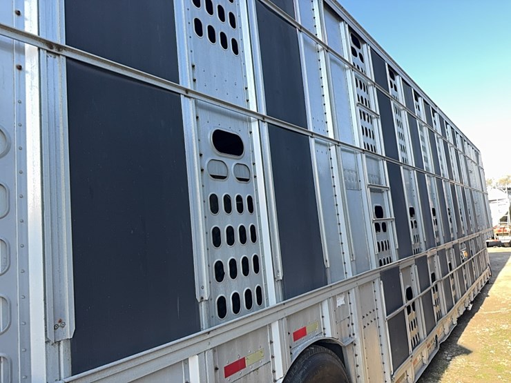 1993-wilson-livestock-trailer-image-19