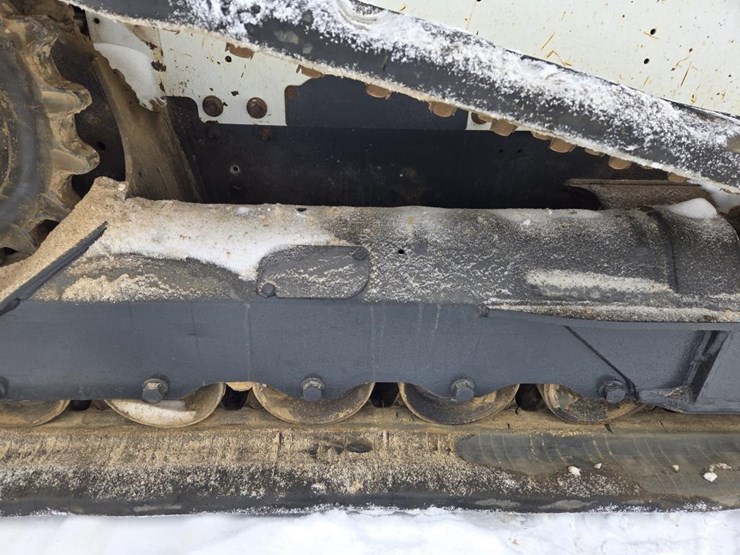 2017-bobcat-t750-image-40