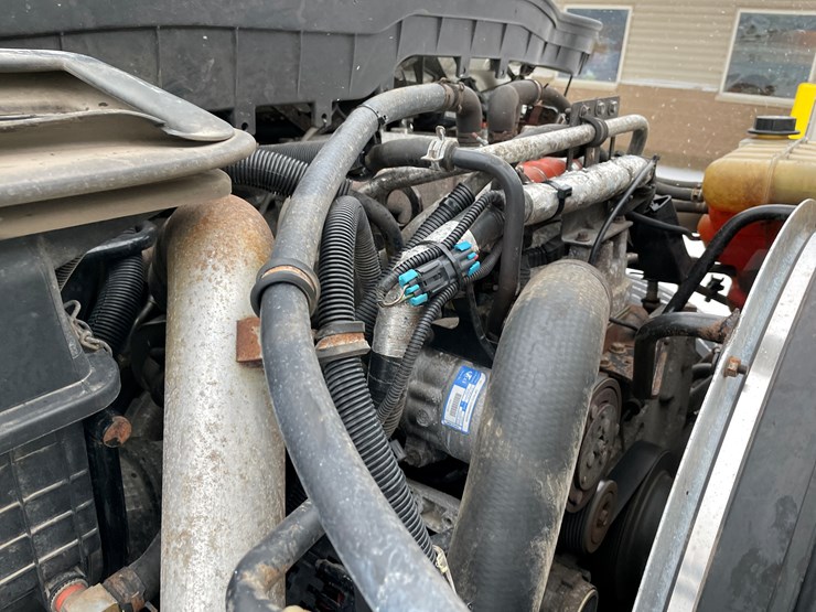 #236-•-2015-international-bucket-truck-(has-wi-title)(mosinee,-wi)-image-77