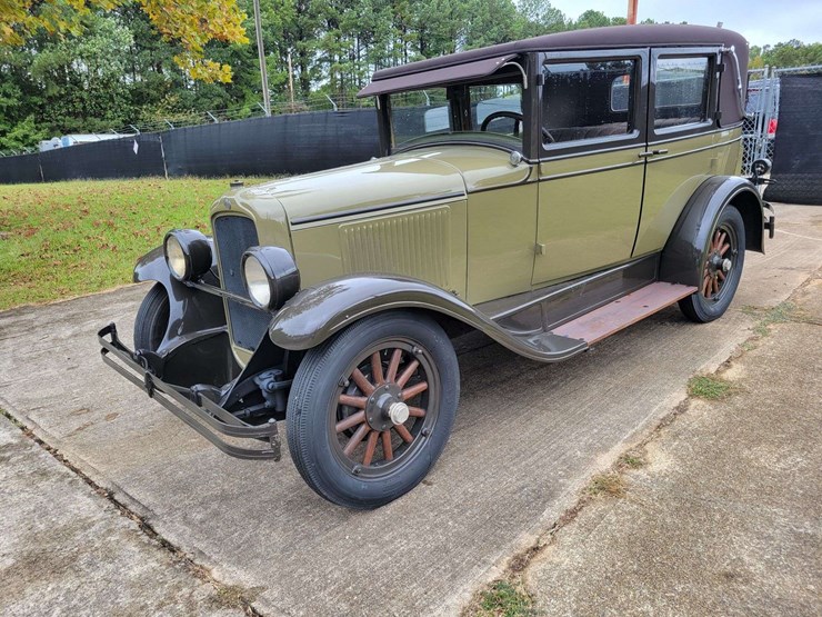 1928-pontiac-sedan-image-2