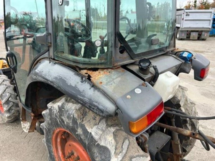 2008-kubota-m7040d-image-38