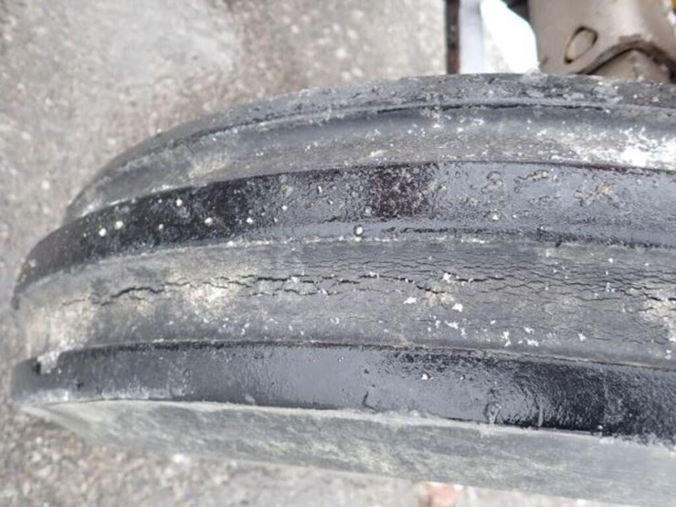 massey-ferguson-135-image-56