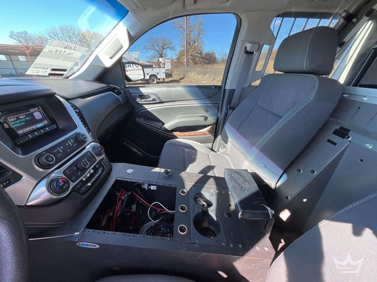 2016-chevrolet-tahoe-image-17