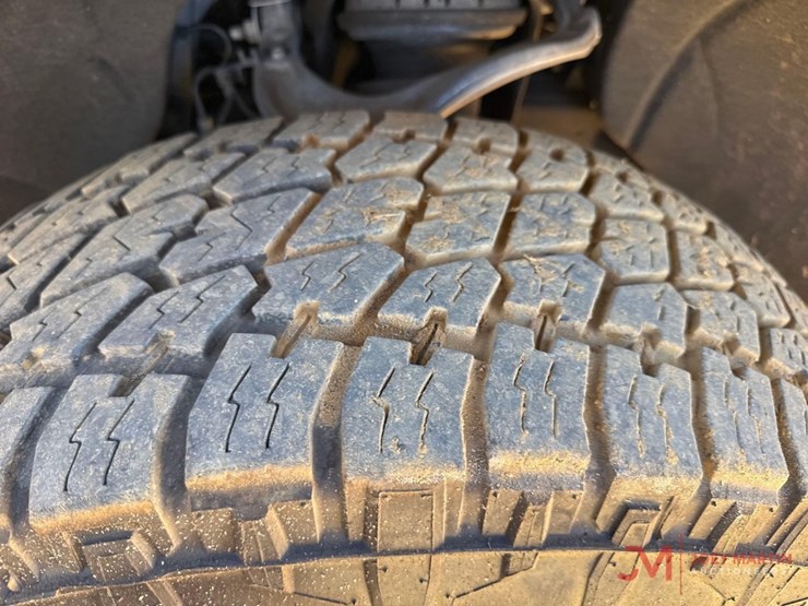 2022-chevrolet-silverado-1500-lt-image-19