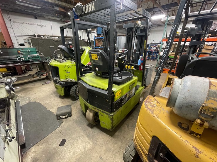 #454-•-clark-electric-forklift-(shawano,-wi)-image-4