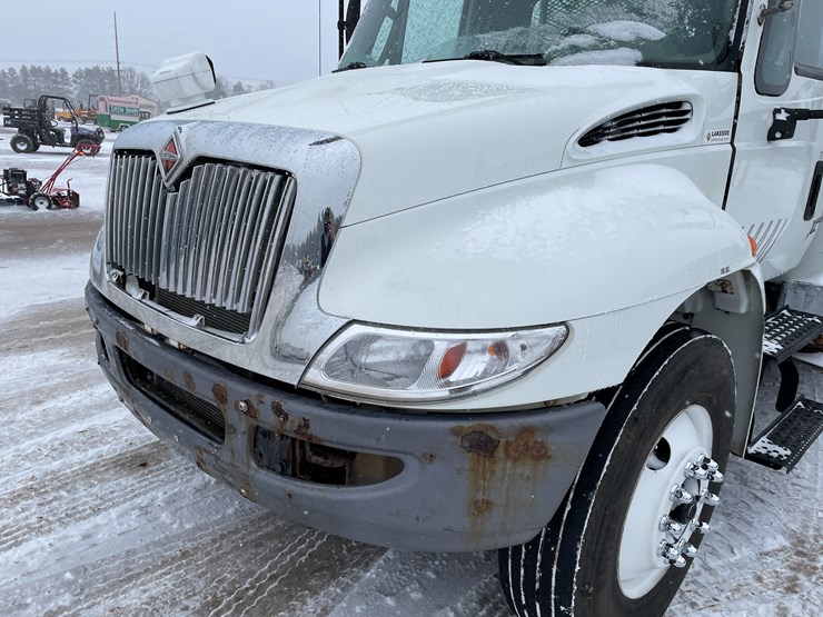 #236-•-2015-international-bucket-truck-(has-wi-title)(mosinee,-wi)-image-10