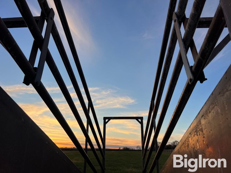 12'-portable-loading-chute-image-20