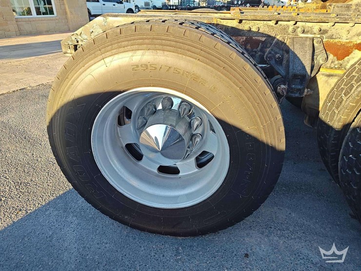 2012-kenworth-t660-image-32