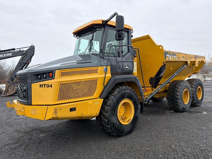 2020-deere-260e-image-2