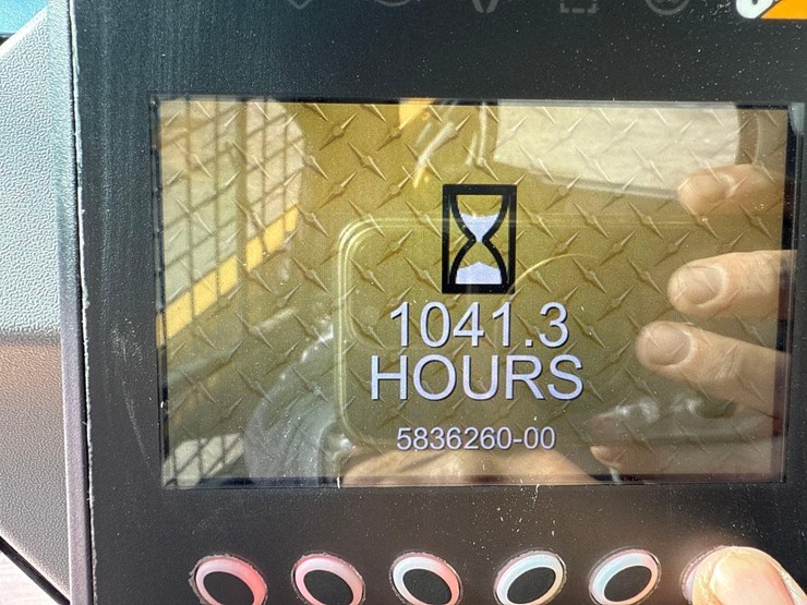 2017-caterpillar-262d-image-13