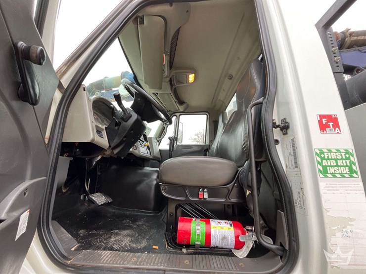 2010-international-7600-image-10