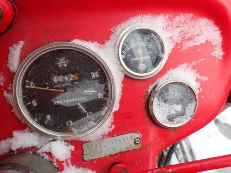 massey-ferguson-135-image-16