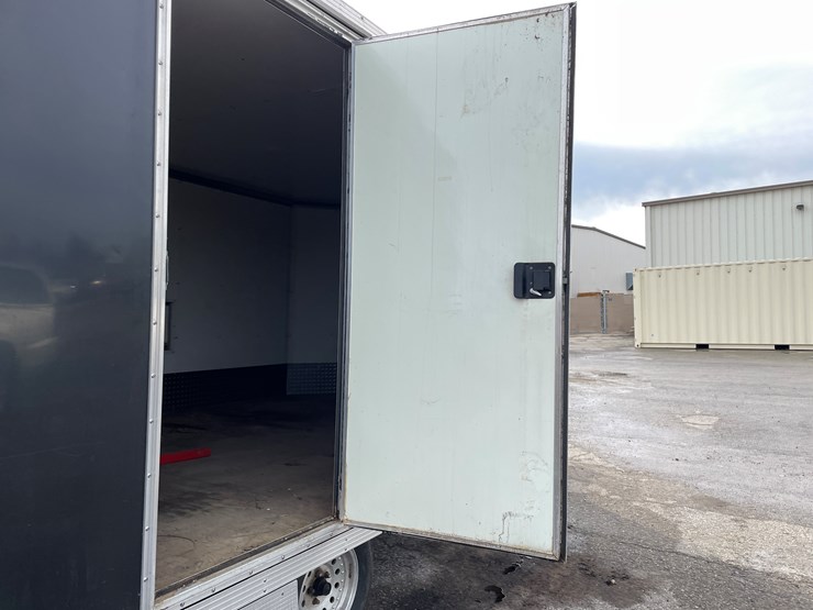 #1397-•-2001-karavan-expedition-trailer-(no-title)-(of)-image-77