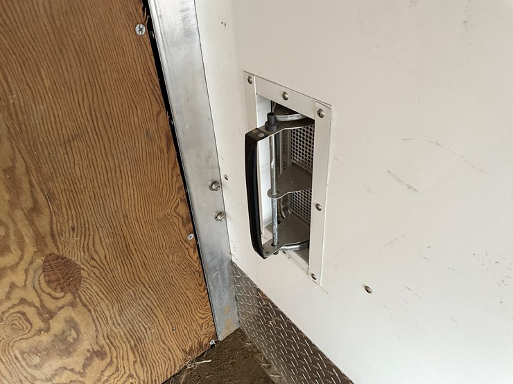 #1397-•-2001-karavan-expedition-trailer-(no-title)-(of)-image-63