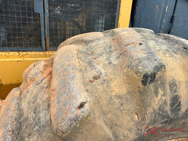 caterpillar-553c-image-11