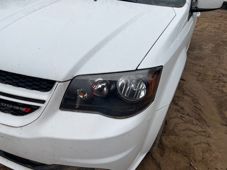 2017-dodge-grand-caravan-gt-image-8