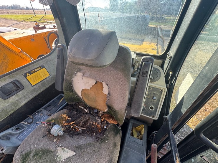 1999-jcb-js200l-image-8