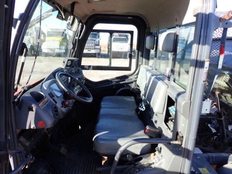 2011-kubota-rtv1100-image-19