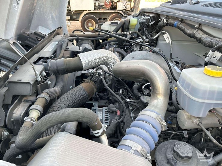 2024-ford-f750-image-8