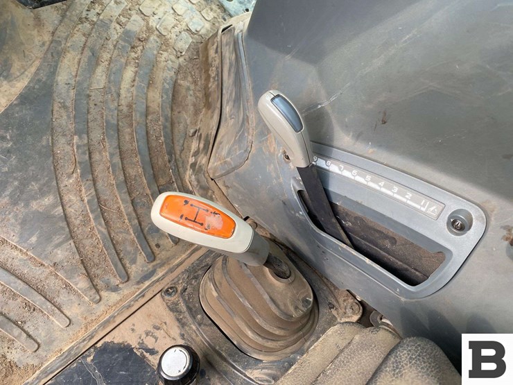 mccormick-x4.30v-tractor-image-42