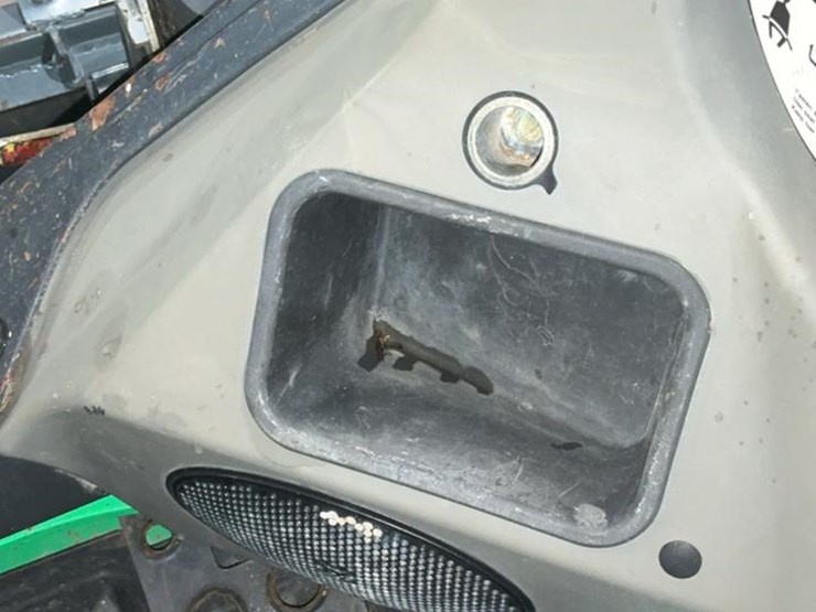 2018-bobcat-t740-image-35