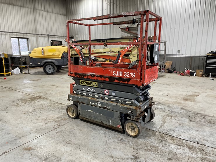 2017-skyjack-sjiii3219-image-3