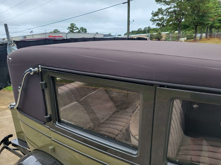 1928-pontiac-sedan-image-29